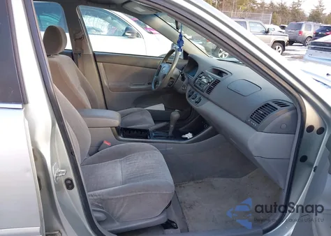 2003 Toyota Camry Le from USA, damaged, VIN JTDBE32K330229321